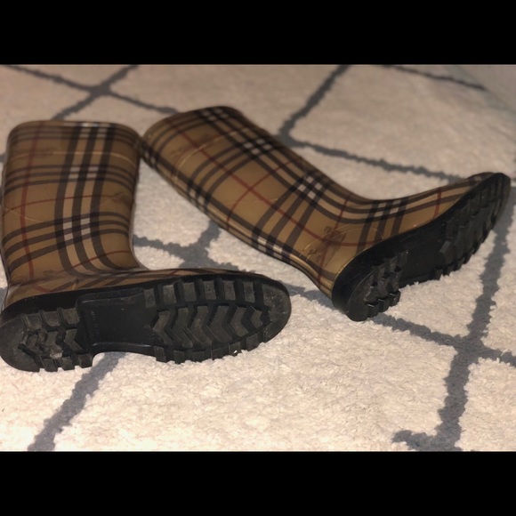 Burberry Rain Boots - Picture 2 of 4